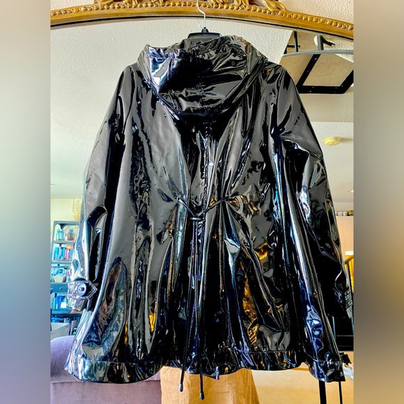 UBU Swing Raincoat With Removable Faux Fur Lining - Picture 3 of 7